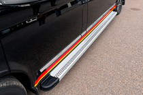 Volkswagen T5 2010-2015 Estribos Laterales Maya V2 (2 uds., Aluminio) Batalla Larga foto 4