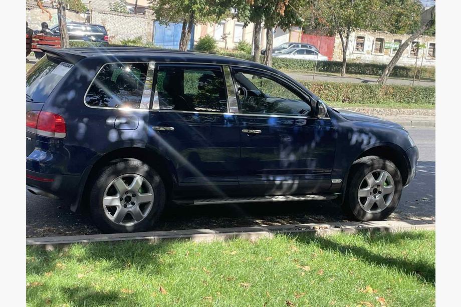Volkswagen Touareg 2002–2010 Cubiertas Cromadas para Manijas de Puerta (4 uds, Acero Inoxidable) Con botones, Carmos - Acero turco Foto 4