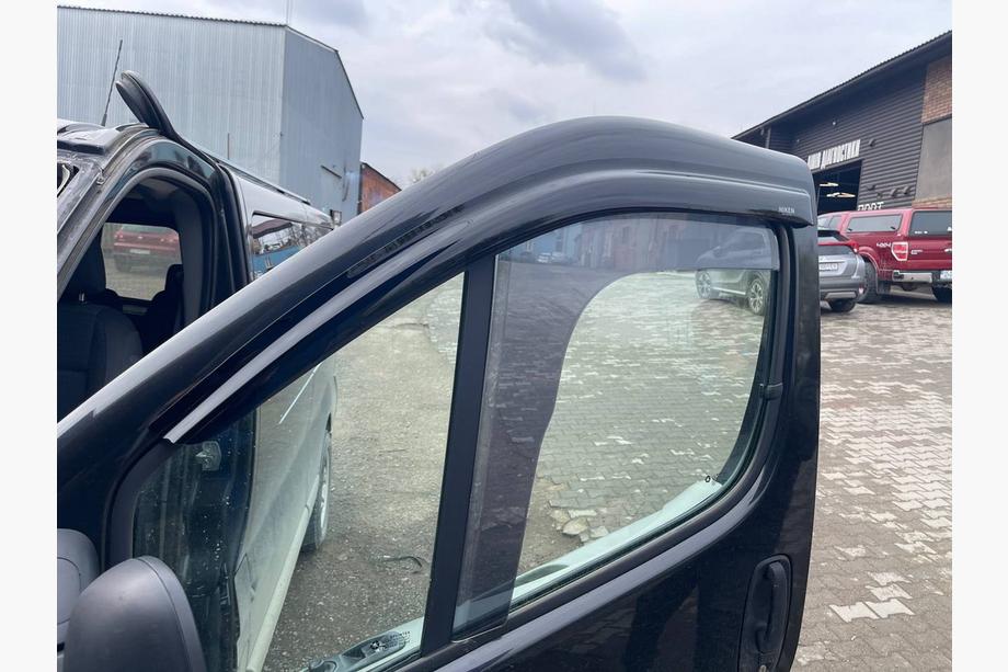 Renault Trafic 2001–2015 Deflectores de Ventana (2 uds, Niken) Foto 2