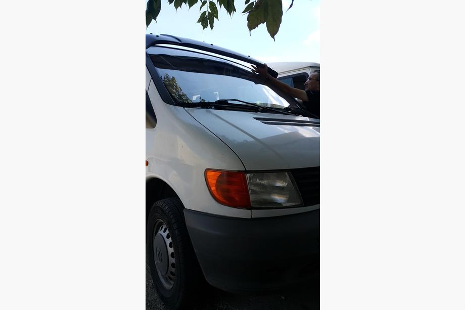 Mercedes Vito W638 1996-2003 Visera para parabrisas (negro brillo, 5mm) Foto 10