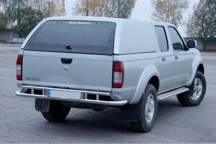 Nissan NP300 1999-2015 Protector Trasero AK004 (Acero Inoxidable) Foto 3