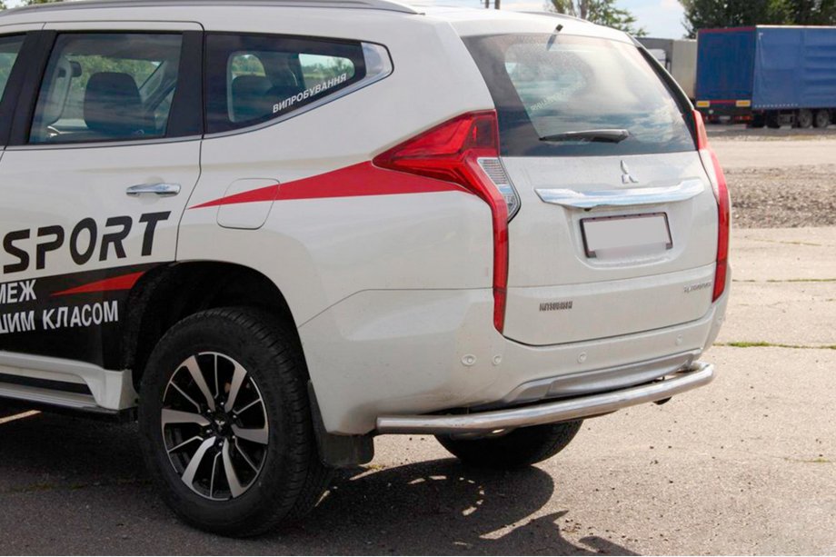 Mitsubishi Pajero Sport 2015- Protector Trasero AK005 (Acero Inoxidable) Image