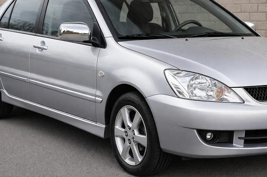 Mitsubishi Lancer 9 2004-2008 Cubiertas de Espejos Cromadas (2 uds) Image