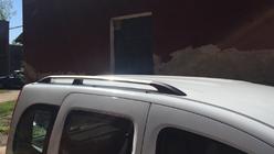 Renault Kangoo 2008–2020 Barras de Techo Cromadas Base estándar, pies de plástico foto 16
