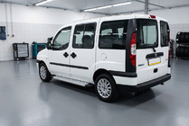 Fiat Doblo I 2001-2005 Estribos Laterales Maya V2 (2 uds., Aluminio) foto 1