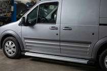 Ford Connect 2002–2006 Estribos Laterales Maya V2 (2 uds., Aluminio) foto 1
