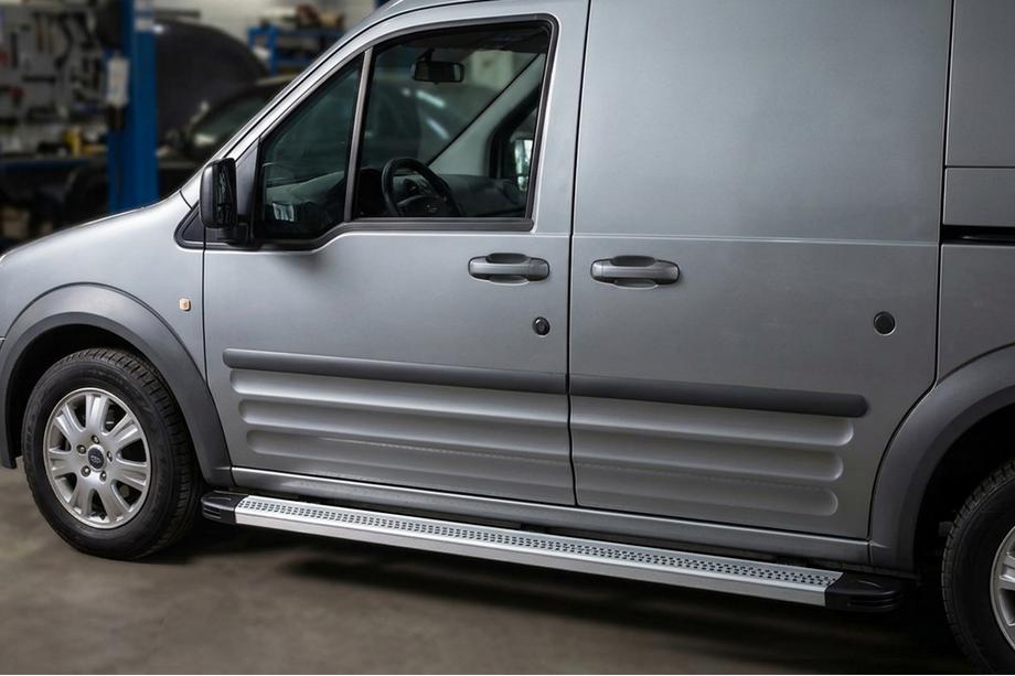 Ford Connect 2010-2013 Estribos Laterales Maya V2 (2 uds., Aluminio) Image