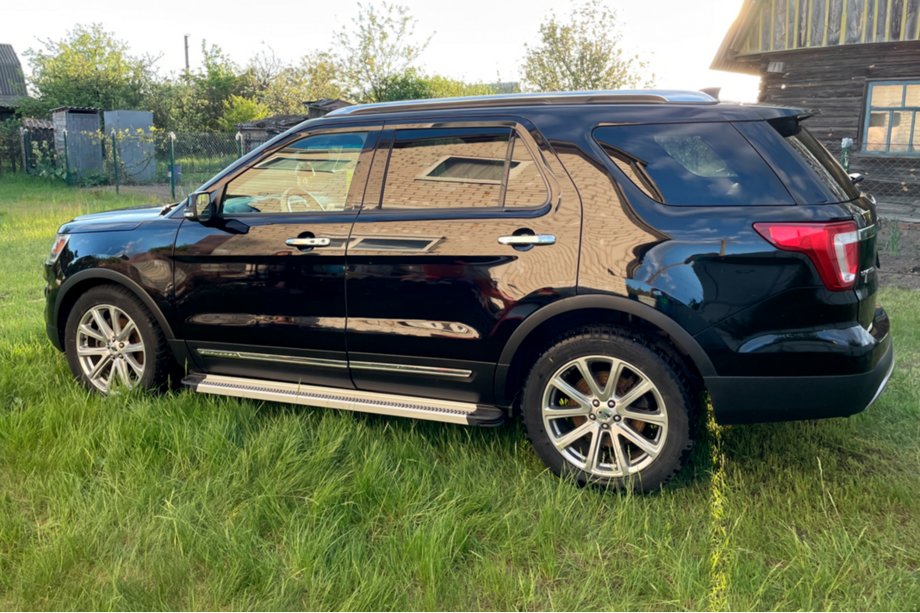 Ford Explorer 2011-2019 Estribos Laterales Maya V2 (2 uds., Aluminio) Image