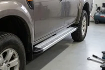 Mazda BT-50 2007-2012 Estribos Laterales Maya V2 (2 uds., Aluminio) foto 1