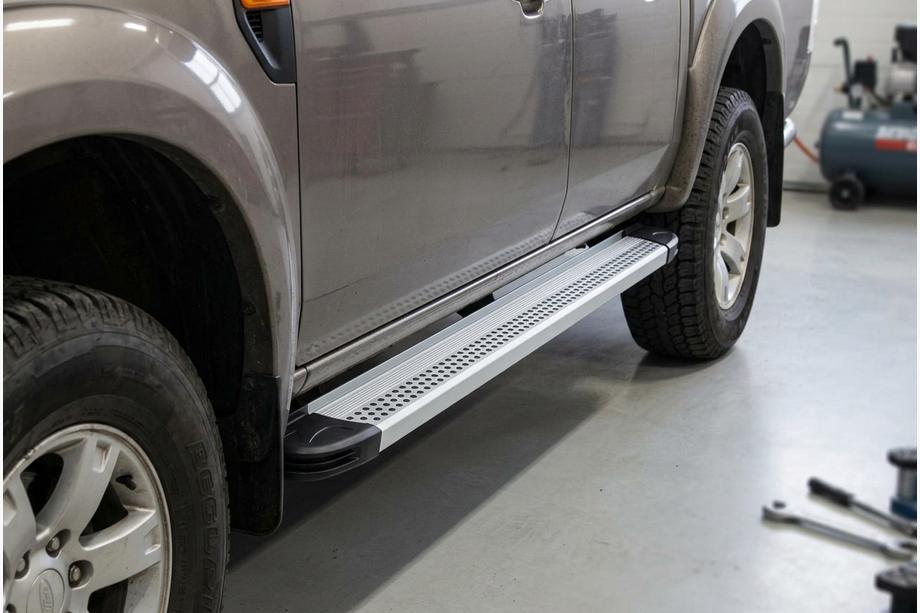 Mazda BT-50 2007-2012 Estribos Laterales Maya V2 (2 uds., Aluminio) Image