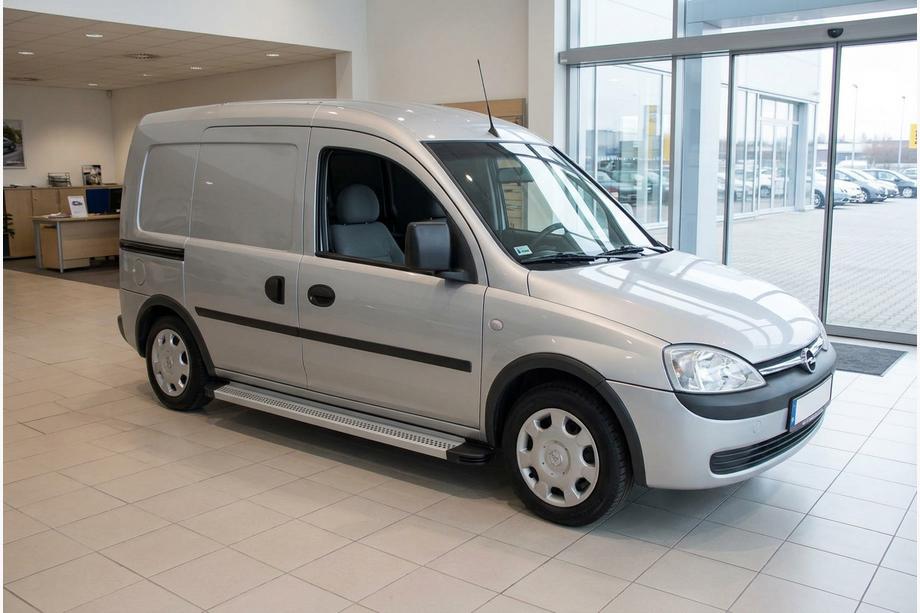 Opel Combo 2002–2012 Estribos Laterales Maya V2 (2 uds., Aluminio) Image