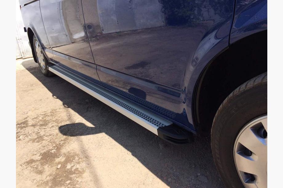 Volkswagen T6 2015-2024 Estribos Laterales Maya V2 (2 uds., Aluminio) Batalla Corta Foto 5