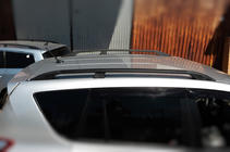 Toyota Rav 4 2006-2013 Barras de Techo Negras Turcas Base corta, pies de plástico foto 6