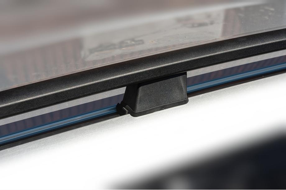 Toyota Rav 4 2006-2013 Barras de Techo Negras Turcas Base corta, pies metálicos Foto 10