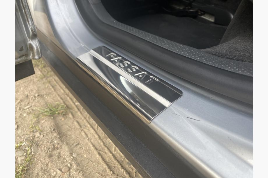 Volkswagen Passat B5 1997-2005 Embellecedores de umbral OmsaLine (4 uds, acero inoxidable) Foto 4