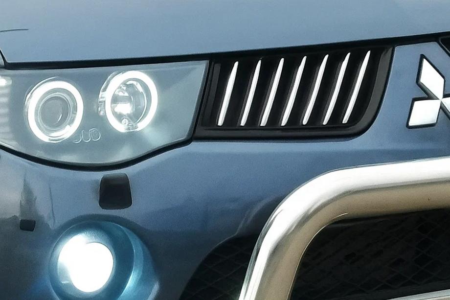 Mitsubishi L200 2006-2015 Cubiertas de Parrilla Cromadas (14 pzs, Acero Inoxidable) Image
