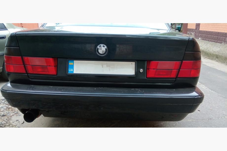 BMW 5 Series E34 1988-1995 Emblema de carbono, Turquia (82mm) Foto 4