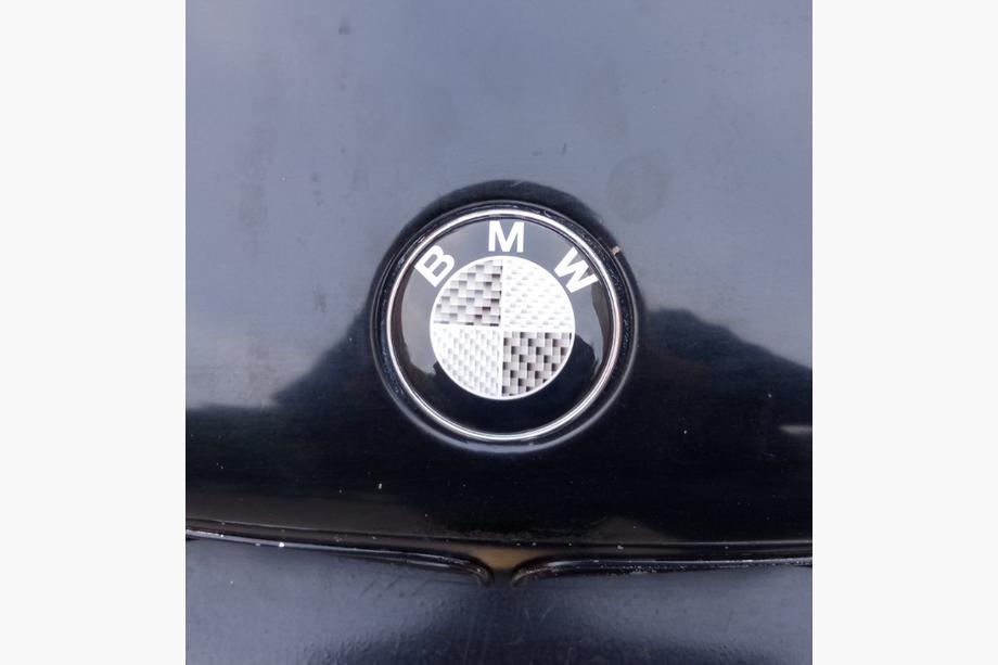 BMW 5 Series E34 1988-1995 Emblema de carbono, Turquia (82mm) Foto 2