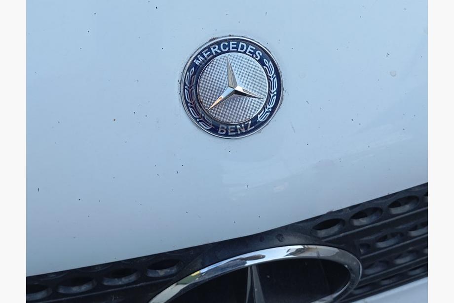 Mercedes Vito W639 2004-2014 Emblema de capó Mercedes (Soporte) Foto 2