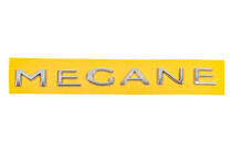 Renault Megane III 2009-2016 Emblema Megane 908897337R (270mm x 25mm) foto 3