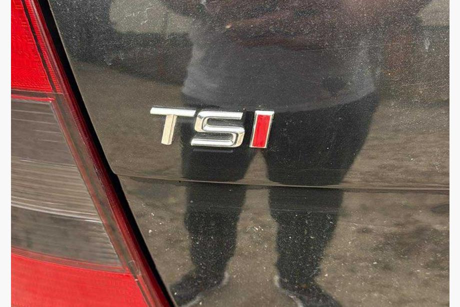 Volkswagen Passat B7 2012-2015 Emblema TSI (tipo original) Image