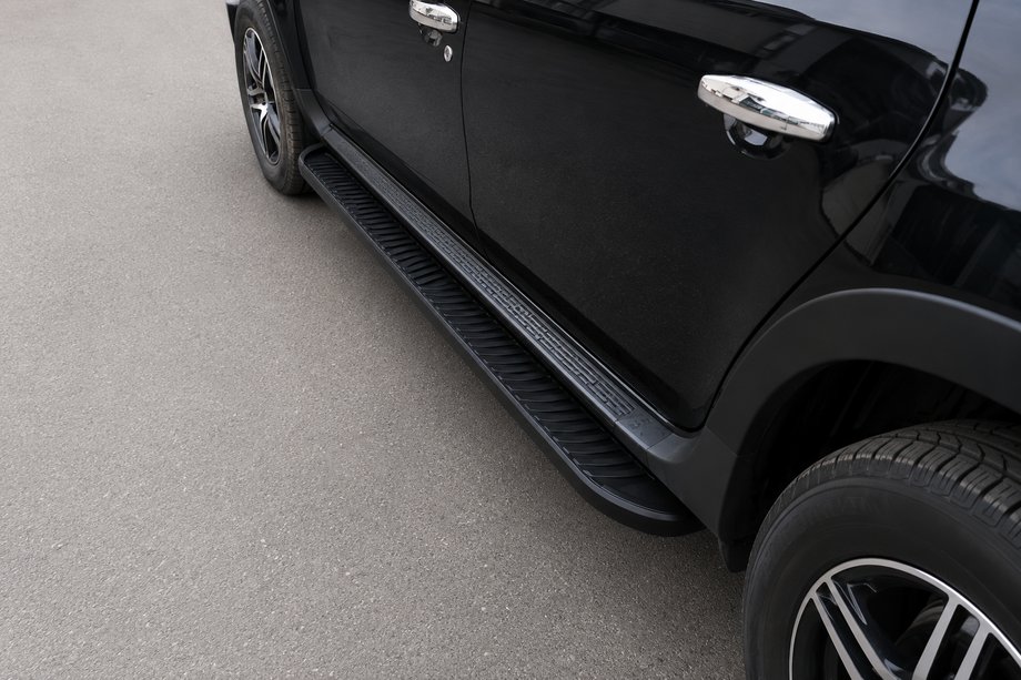 Dacia Duster 2008-2018 Estribos Laterales Tayga V1 Negro (2 uds., Aluminio) Image