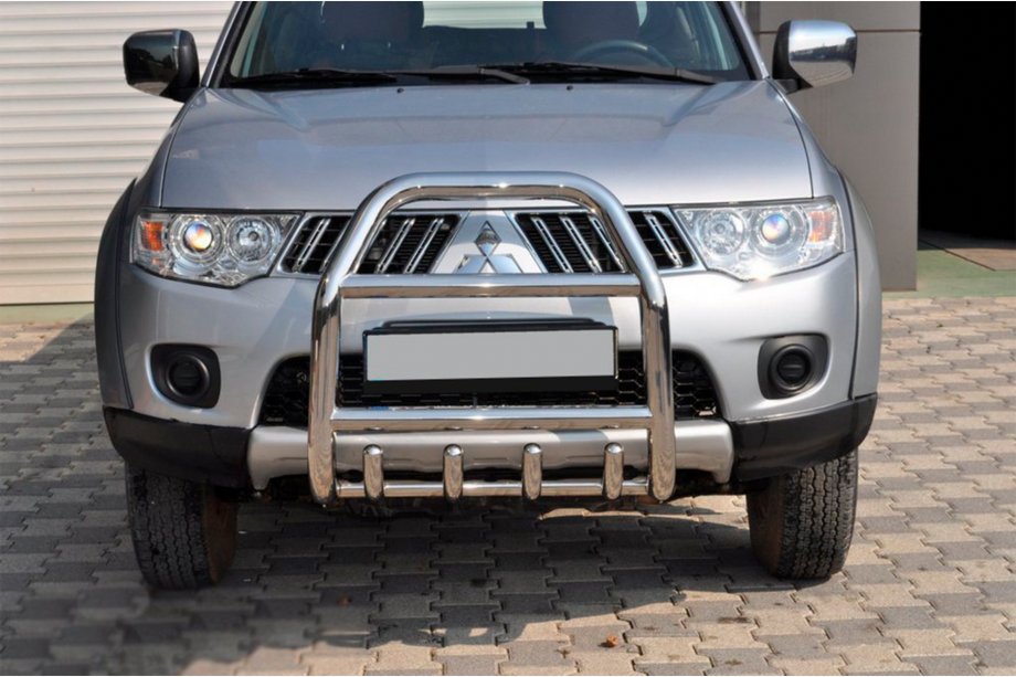 Mitsubishi Pajero Sport 2008-2015 Defensa Delantera QT007 (Acero Inoxidable) Image