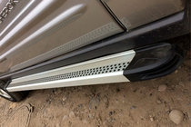 Jeep Grand Cherokee WK 2004-2010 Estribos Laterales Maya V2 (2 uds., Aluminio) foto 5