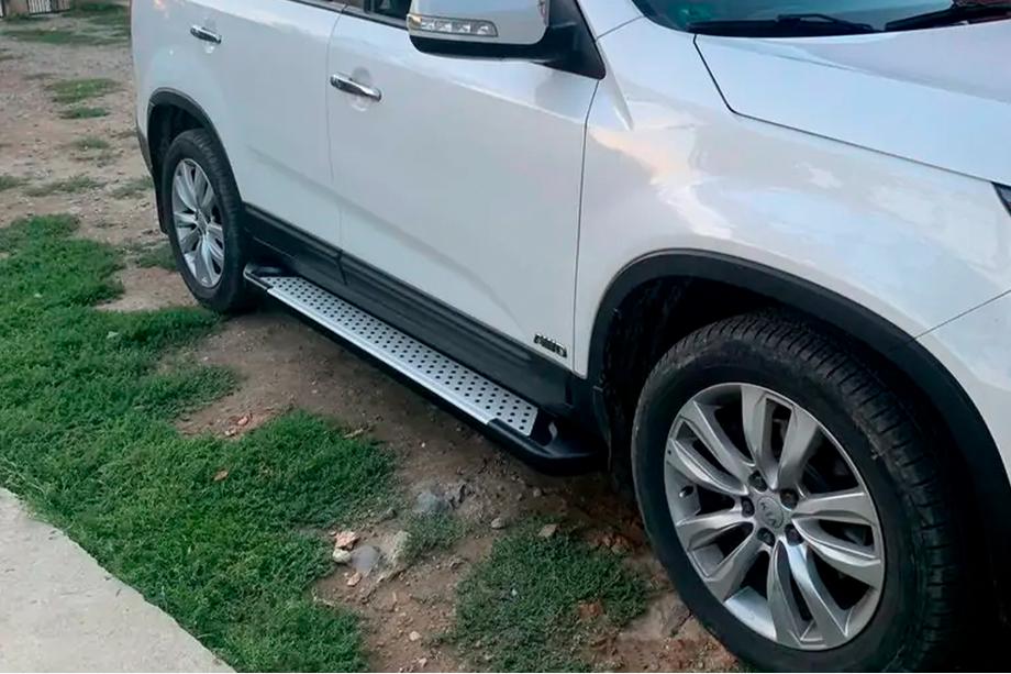 Kia Sorento II XM 2009-2014 Estribos Laterales Allmond Grey (2 uds., Aluminio) 2010-2013 Image