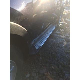 Estribos Laterales Allmond Grey (2 uds., Aluminio) Kia Sportage 2010-2015 foto 3