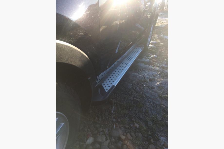 Kia Sportage 2010-2015 Estribos Laterales Allmond Grey (2 uds., Aluminio) Foto 4