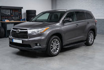Toyota Highlander 2013-2019 Estribos Laterales Bosphorus Black (2 uds., Aluminio) foto 1