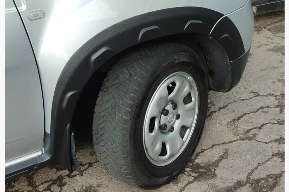 Dacia Duster 2008-2018 Aletines de aleta con bordes (8 uds, plastico) Foto 11