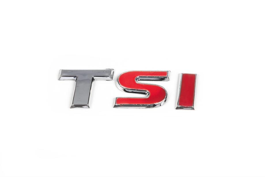 Volkswagen Jetta 2011-2018 Emblema TSI (tipo original) TS Cromo, I Rojo Foto 2
