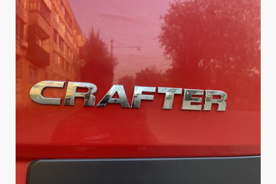 Volkswagen Crafter 2006-2016 Emblema Crafter (letra cursiva) Image