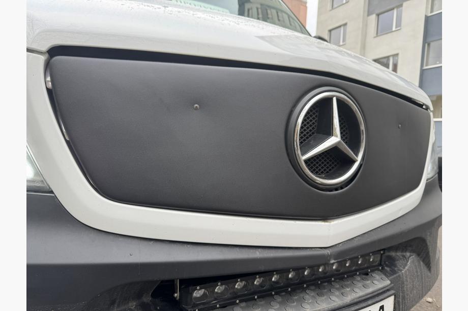Mercedes Sprinter W906 2006–2018 Cubierta de parrilla de invierno V1 (2013↗) Mate Foto 2