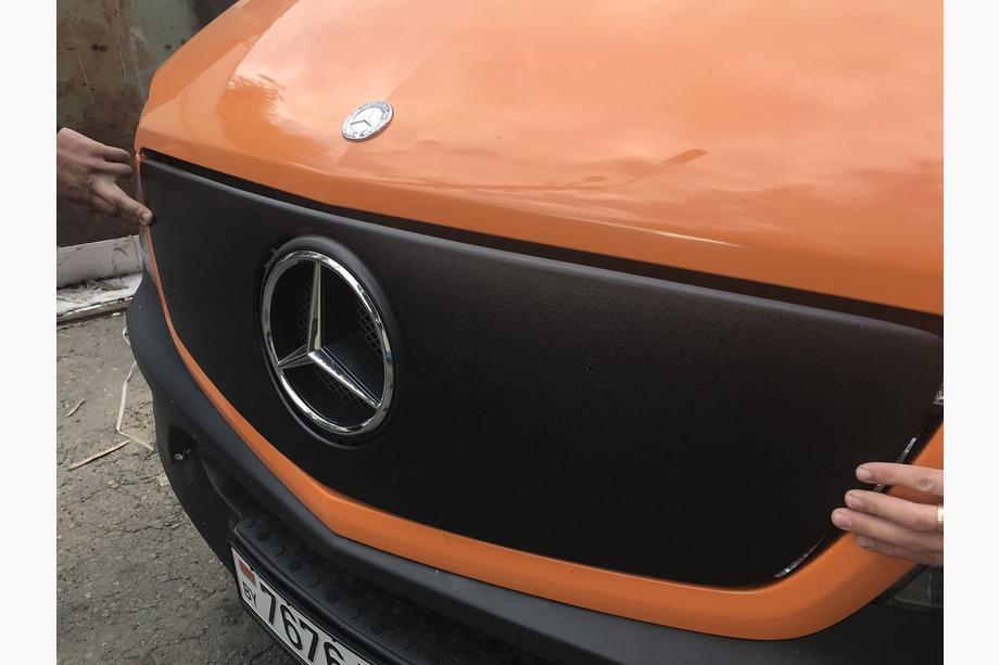 Mercedes Sprinter W906 2006–2018 Cubierta de parrilla de invierno V1 (2013↗) Mate Foto 7