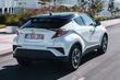 Revisión de crossover híbrido de Toyota C-HR foto 2