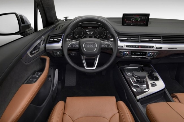 El examen de un híbrido de Audi Q7 e-Tron con el motor diesel