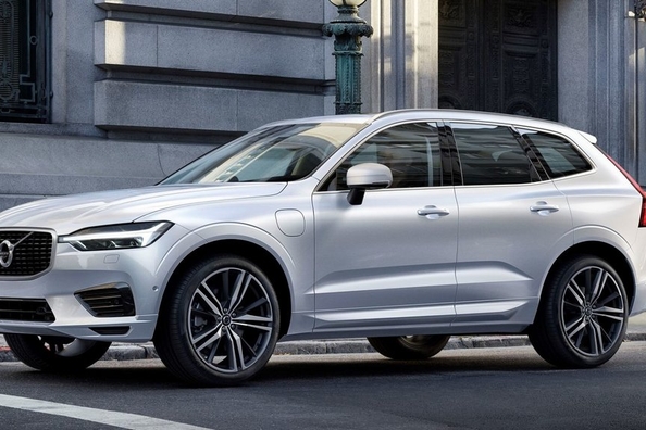 Polestar ha aumentado la potencia Volvo XC60 hasta 421 caballo de fuerza