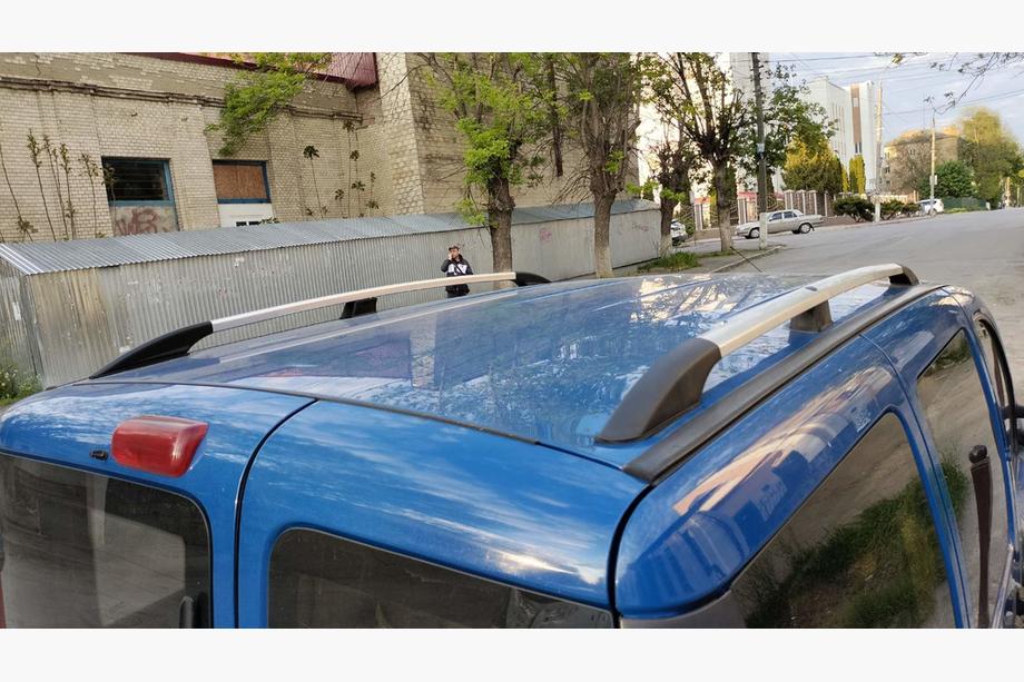 Fiat Doblo I 2005-2010 Barras de Techo Cromadas Base Maxi, Pies de Plástico Image
