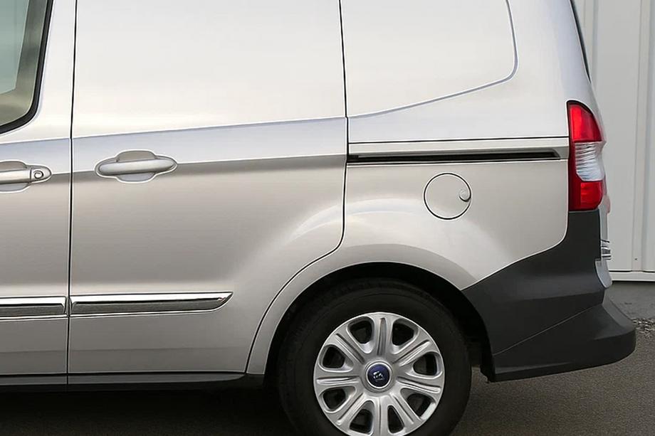 Ford Courier 2014-2023 Molduras de Puerta Corredera en Acero Inoxidable (2 uds) Image