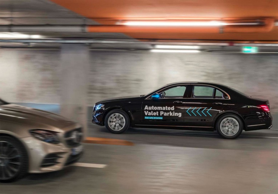 Mercedes-Benz ha desarrollado un sistema autónomo de aparcamiento