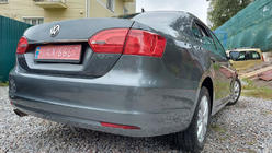 Volkswagen Jetta 2011-2018 Moldura cromada sobre la matrícula OmsaLine (acero inoxidable) foto 2