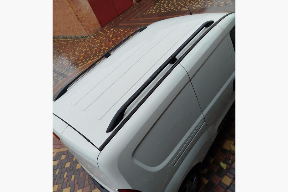 Fiat Doblo II 2010-2022 Barras de Techo Negras Maxi, Pies Metalicos Foto 12