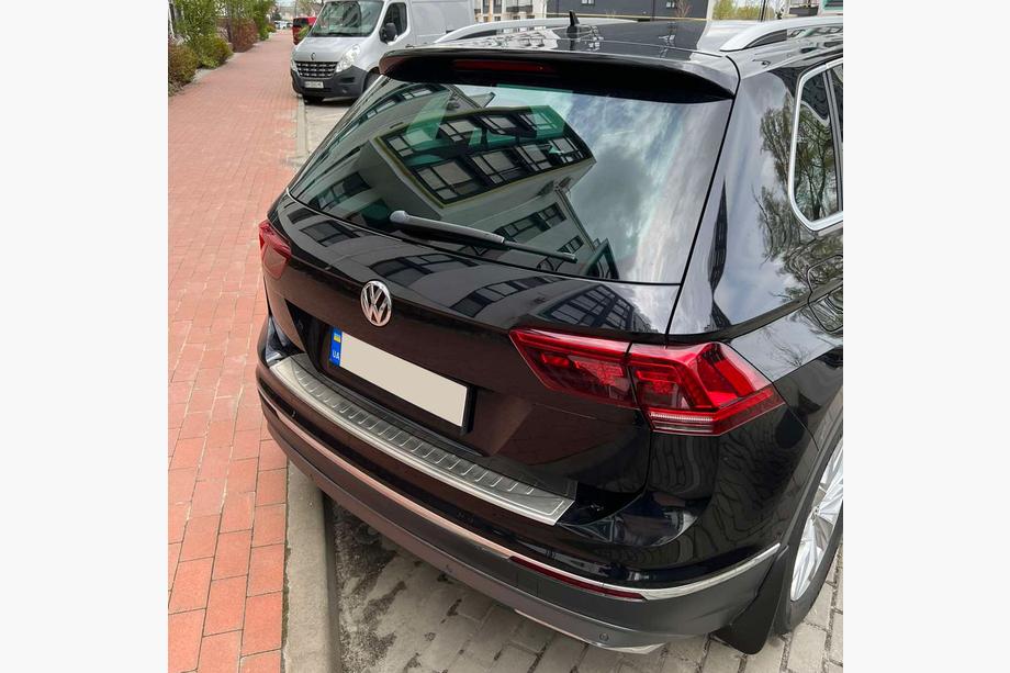 Volkswagen Tiguan 2016-2023 Protector de parachoques trasero (OmsaLine, acero inoxidable) Image