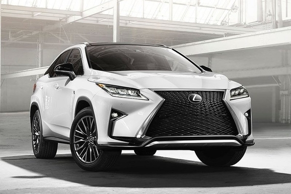 El examen de cruce Lexus RX F Sport