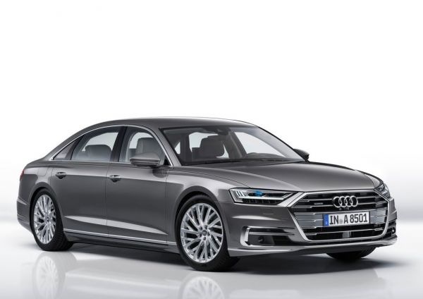 El examen de la berlina Audi A8 2018 del modelo del año
