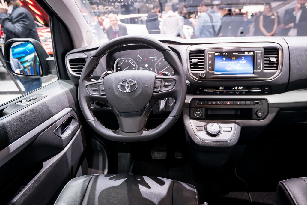 Revisión Toyota Proace Verso
