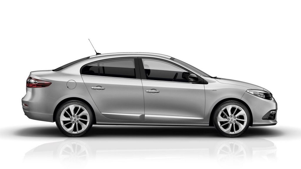 Descripción general de Renault Fluence 2017 el modelo del año